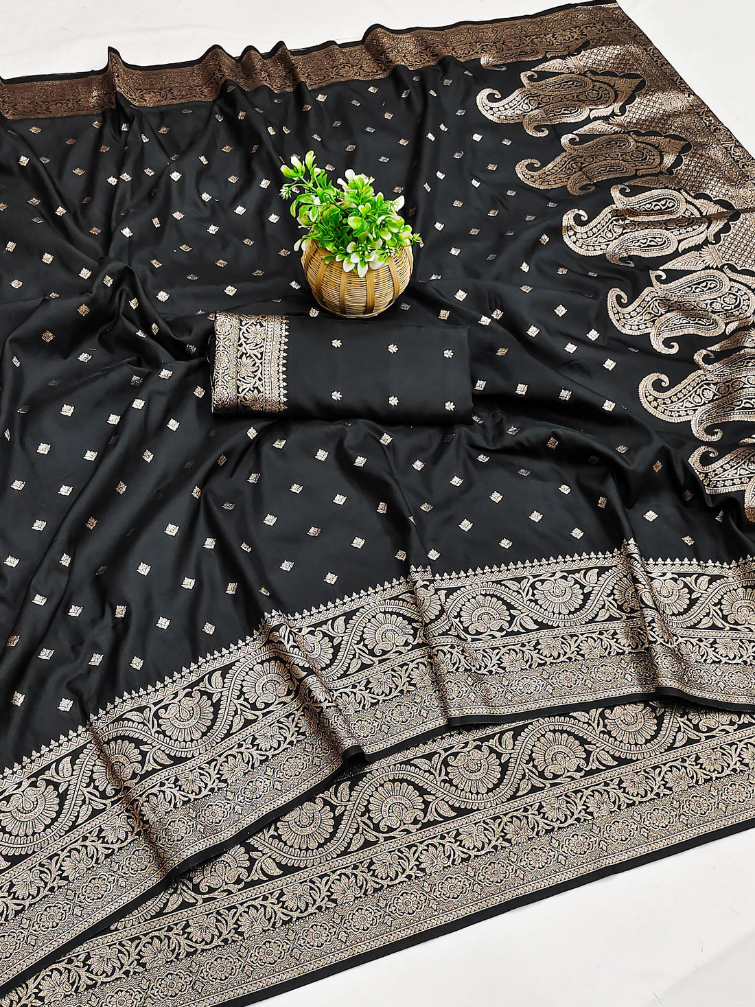 Sari noir - design 1 finition bronze