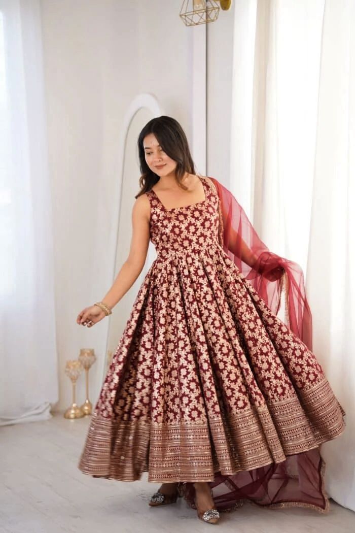 Anarkali/Robe Collection "Innya" Bordeaux