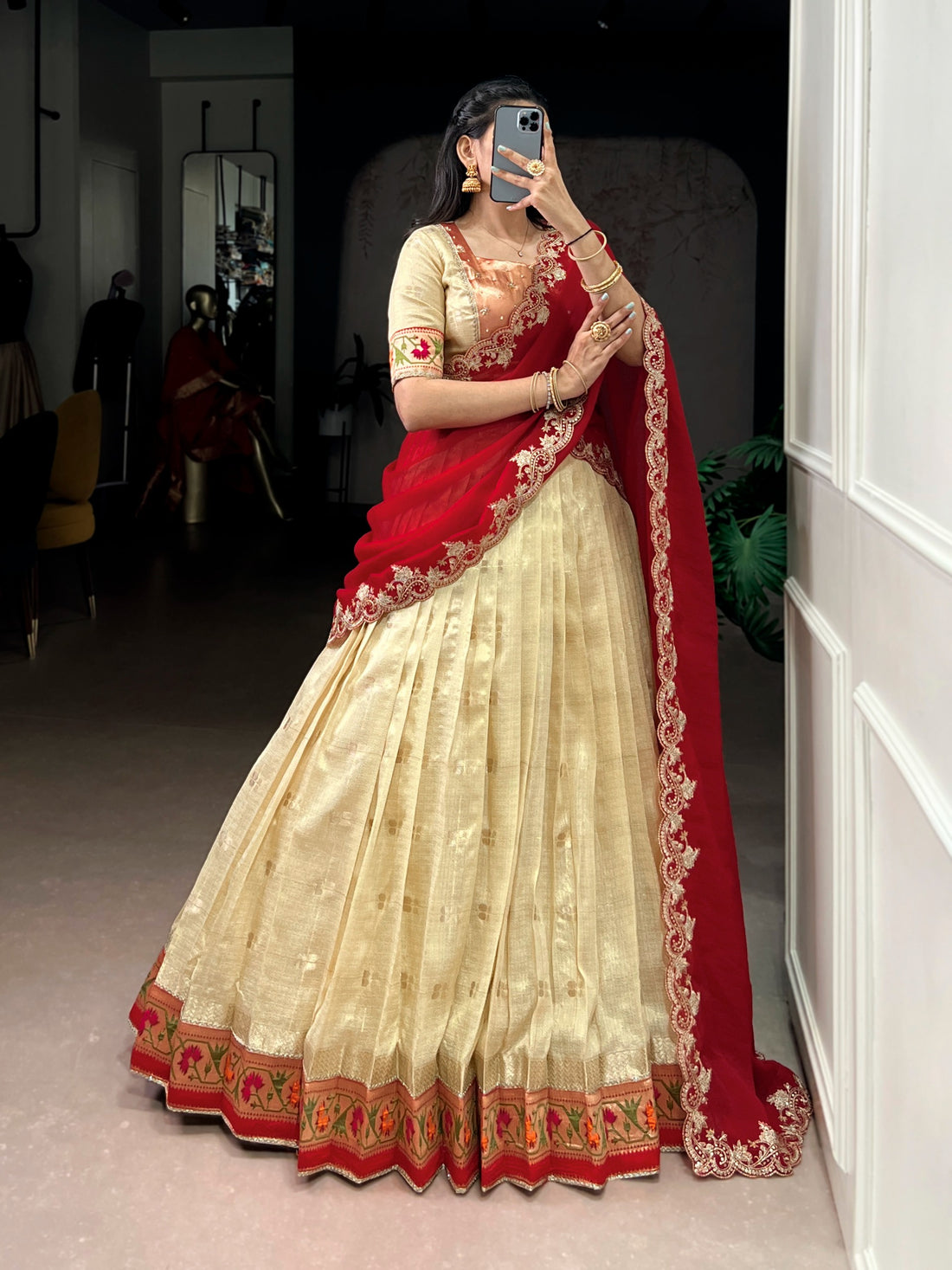 Lehenga collection "Vedaa" - Doré champagne
