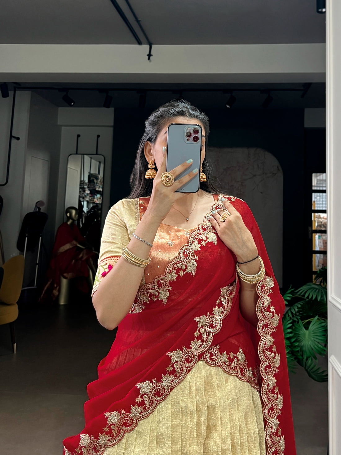 Lehenga collection "Vedaa" - Doré champagne