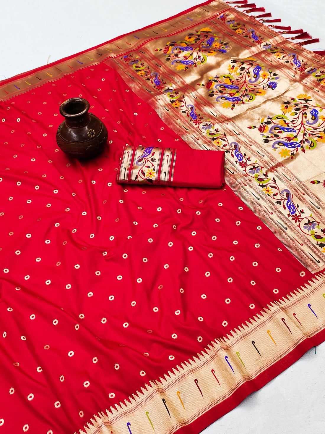 Sari "Redhani"