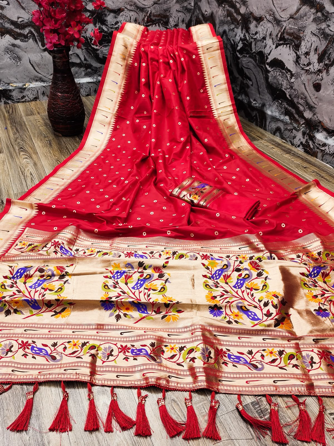 Sari "Redhani"