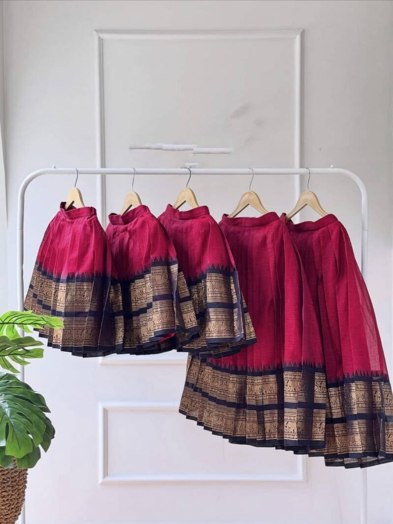 Lehenga Fille collection "Vineshka" Rouge