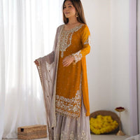 Punjabi Collection "Poujvali" - Jaune
