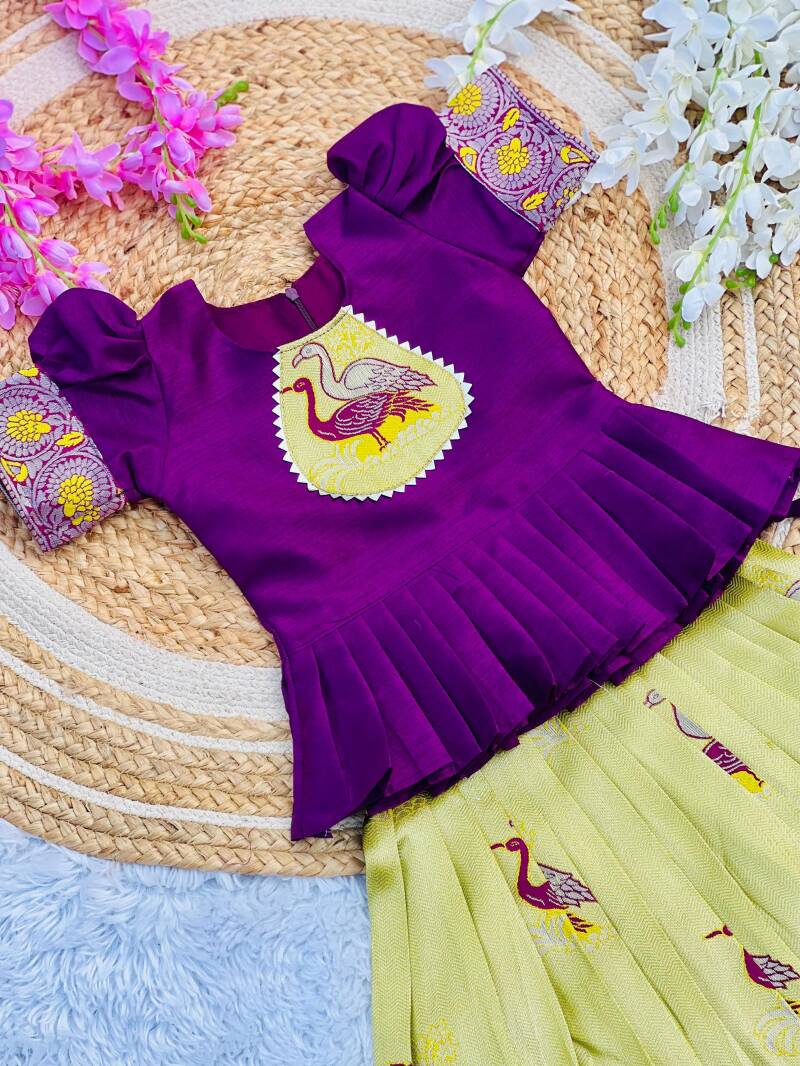 Lehenga Fille collection "Anjali" - Violet