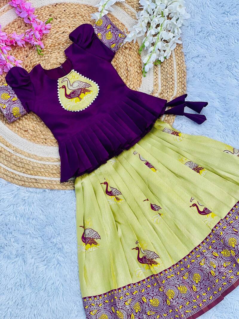 Lehenga Fille collection "Anjali" - Violet