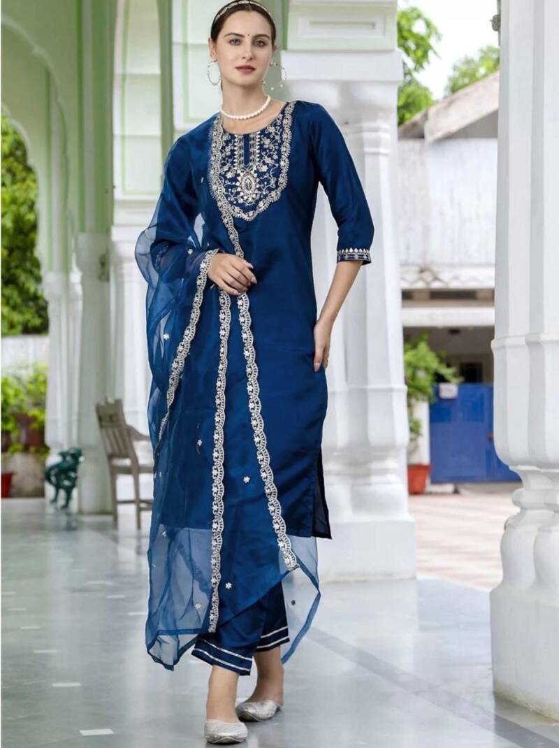 Punjabi Collection "Navishma" - Bleu