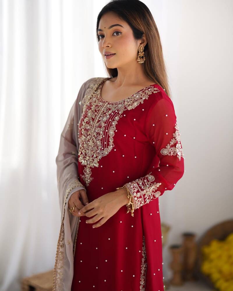 Punjabi Collection "Poujvali" - Rouge