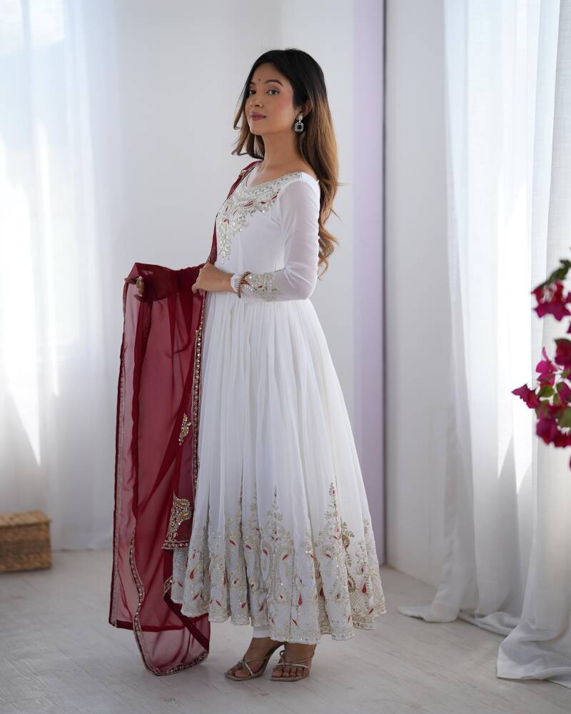 Robe "Ishika" - Blanc