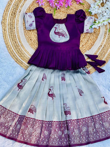 Lehenga Fille collection "Anjali" - Violet