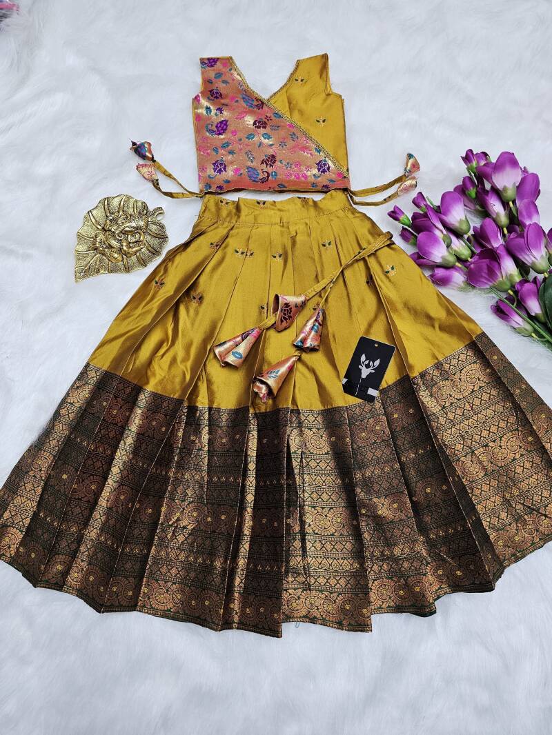 Lehenga Fille collection "Nirandjani" Bronze