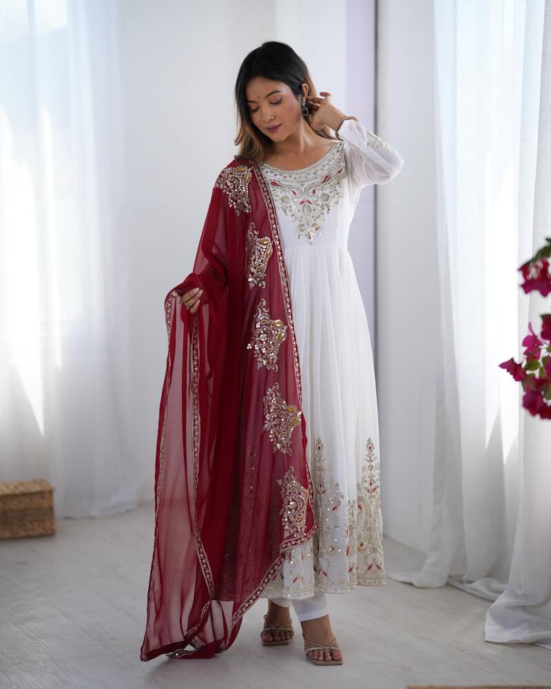 Robe "Ishika" - Blanc