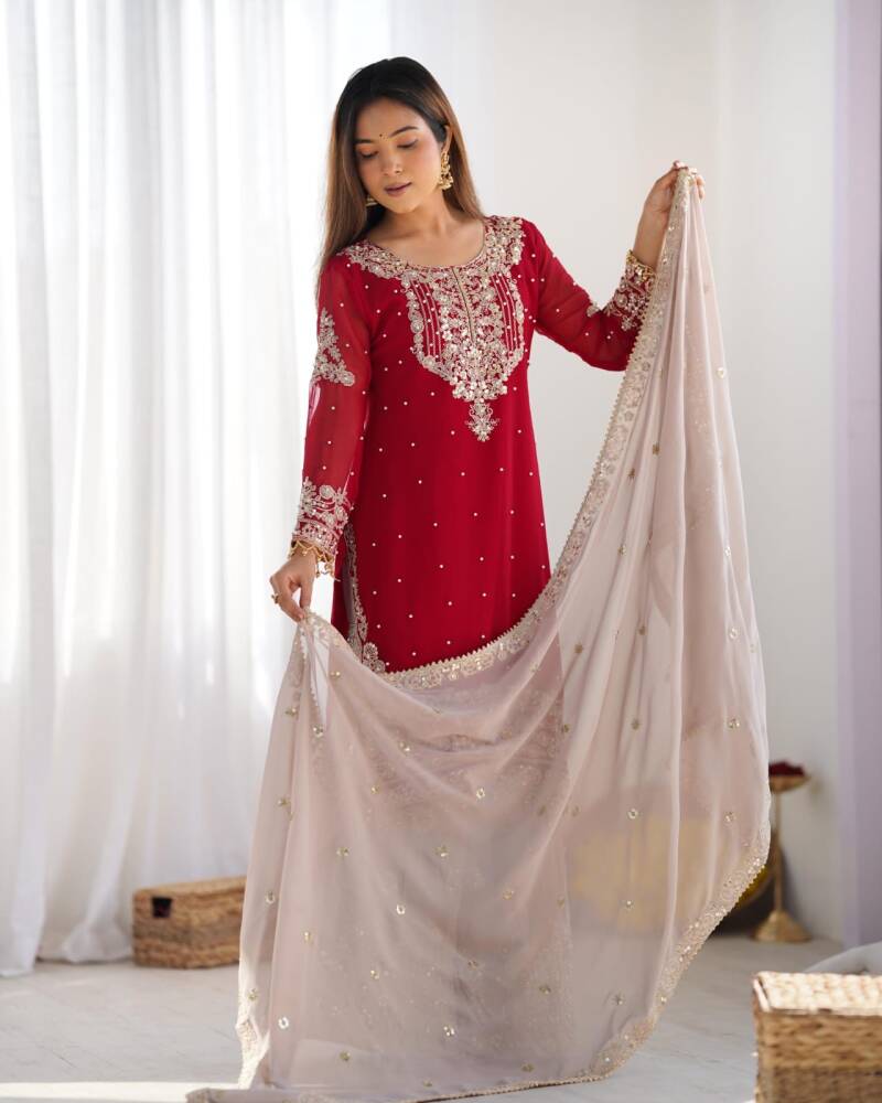 Punjabi Collection "Poujvali" - Rouge