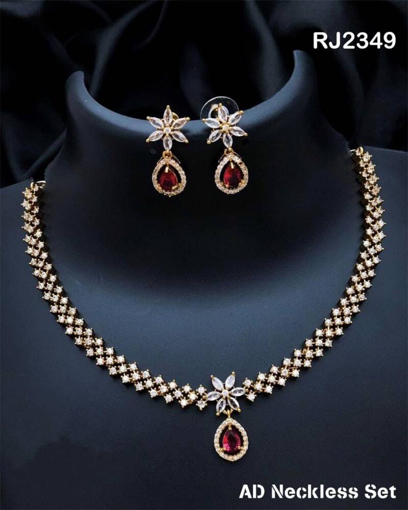 Parure ras de cou
