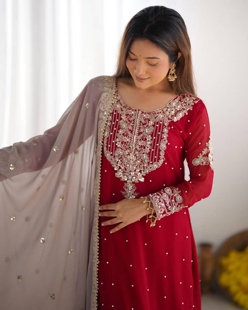 Punjabi Collection "Poujvali" - Rouge