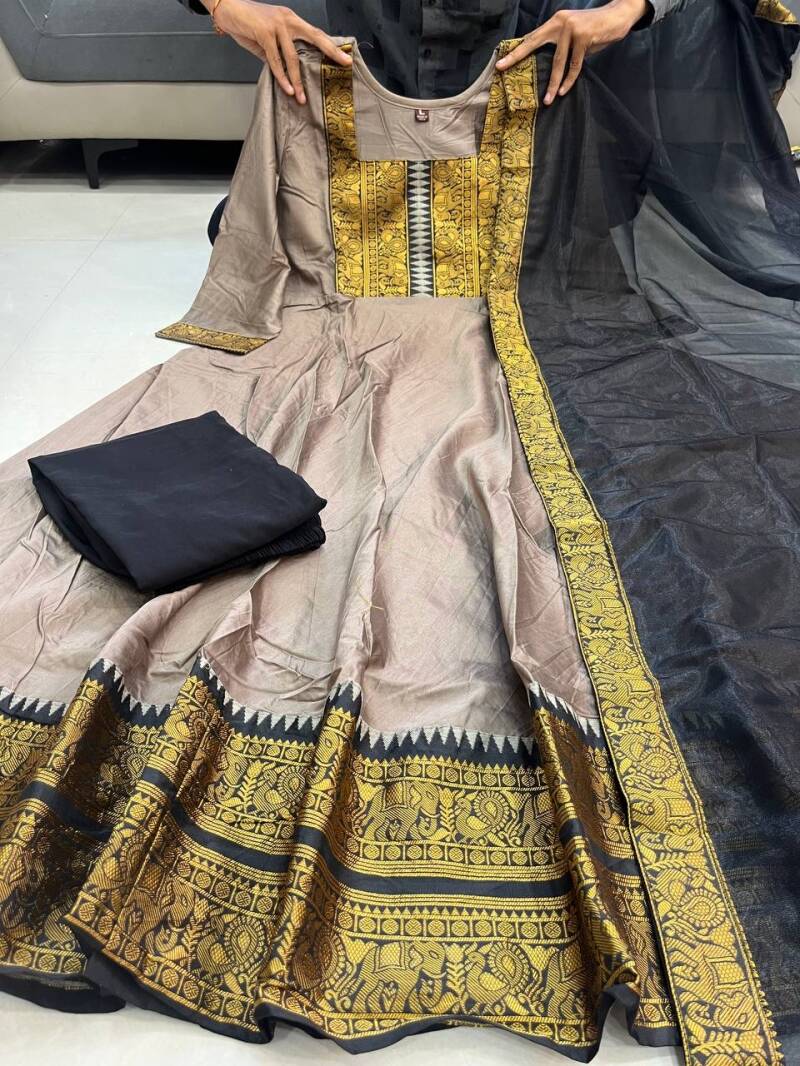 Robe Collection "Suhani"