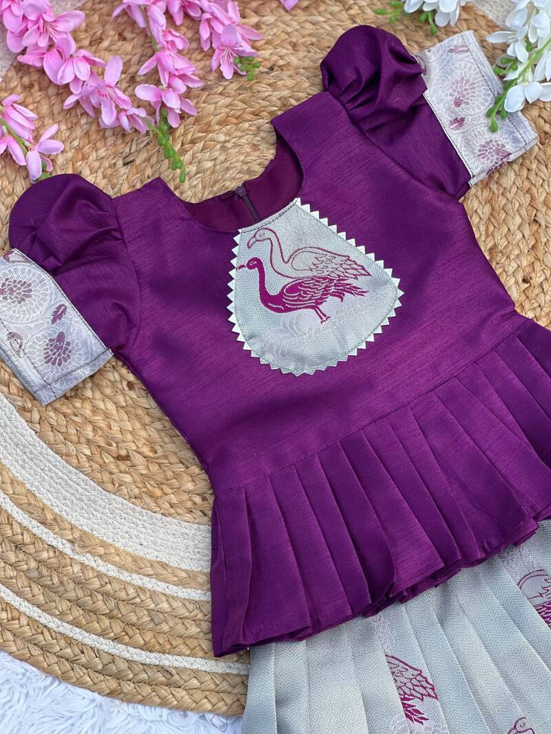 Lehenga Fille collection "Anjali" - Violet