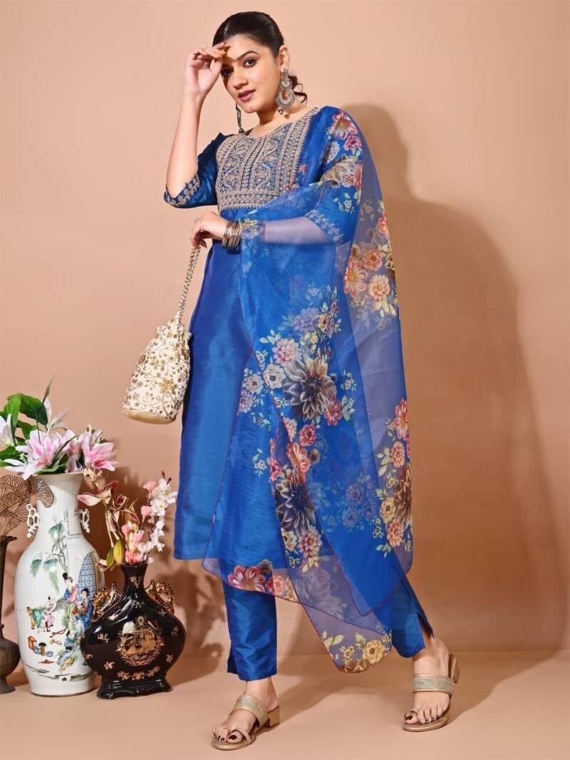 Punjabi Collection "Astany" - Bleu roi en stock