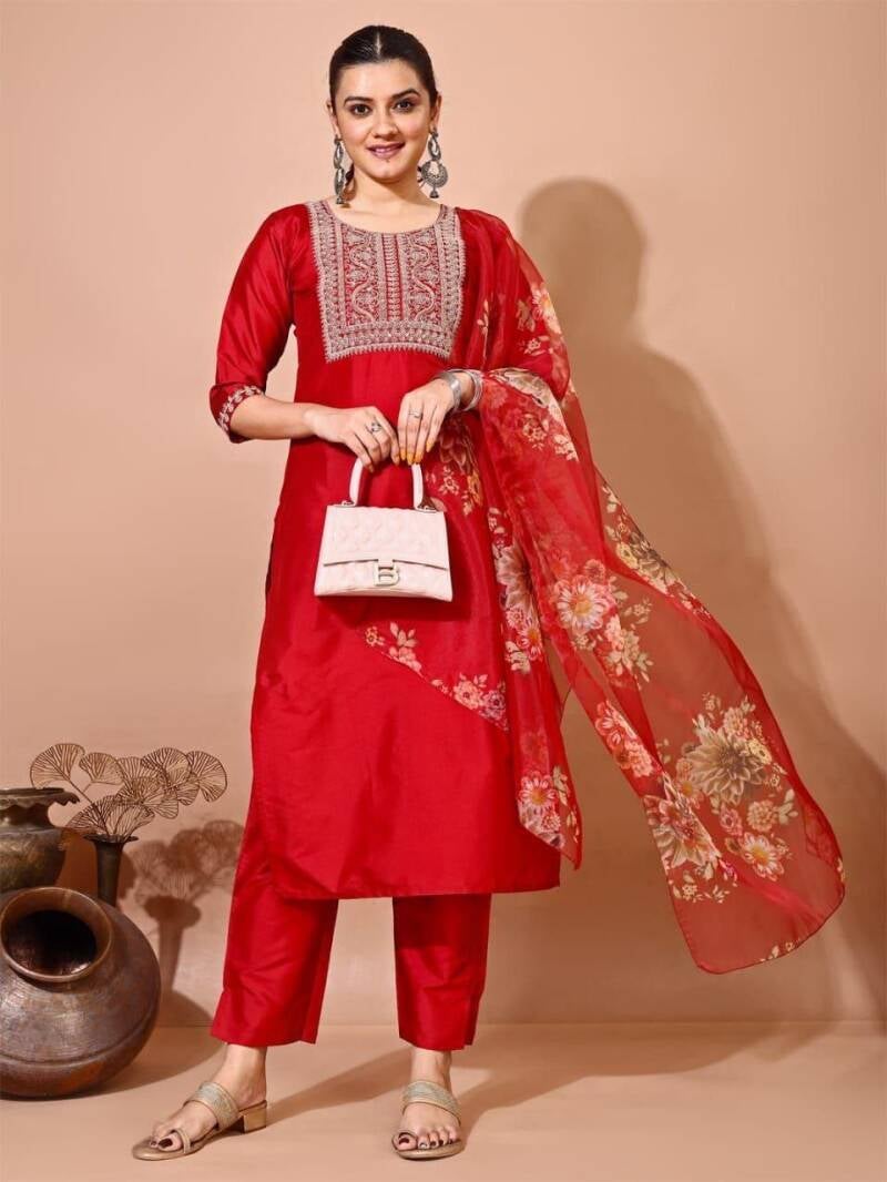 Punjabi Collection "Astany" - Rouge