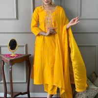 Punjabi Collection "Chanderi 2"  - Jaune