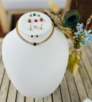 Parure ras de cou interchangeable