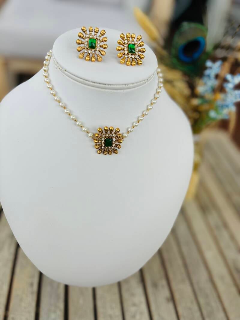Parure ras de cou "Maharani Flower" Emeraude