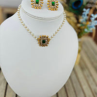Parure ras de cou "Maharani Flower" Emeraude