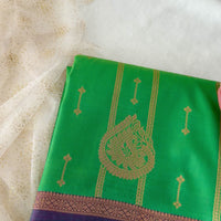 Sari "Dahena"